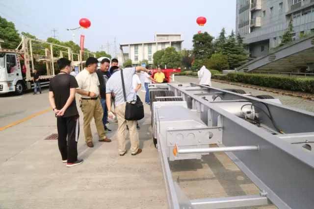 мͨAƷƽK(jng)N̕(hu)h_